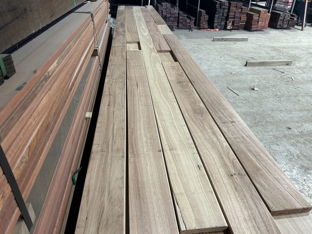 Silvertop Ash Decking X Mm Random Lengths I Got Wood