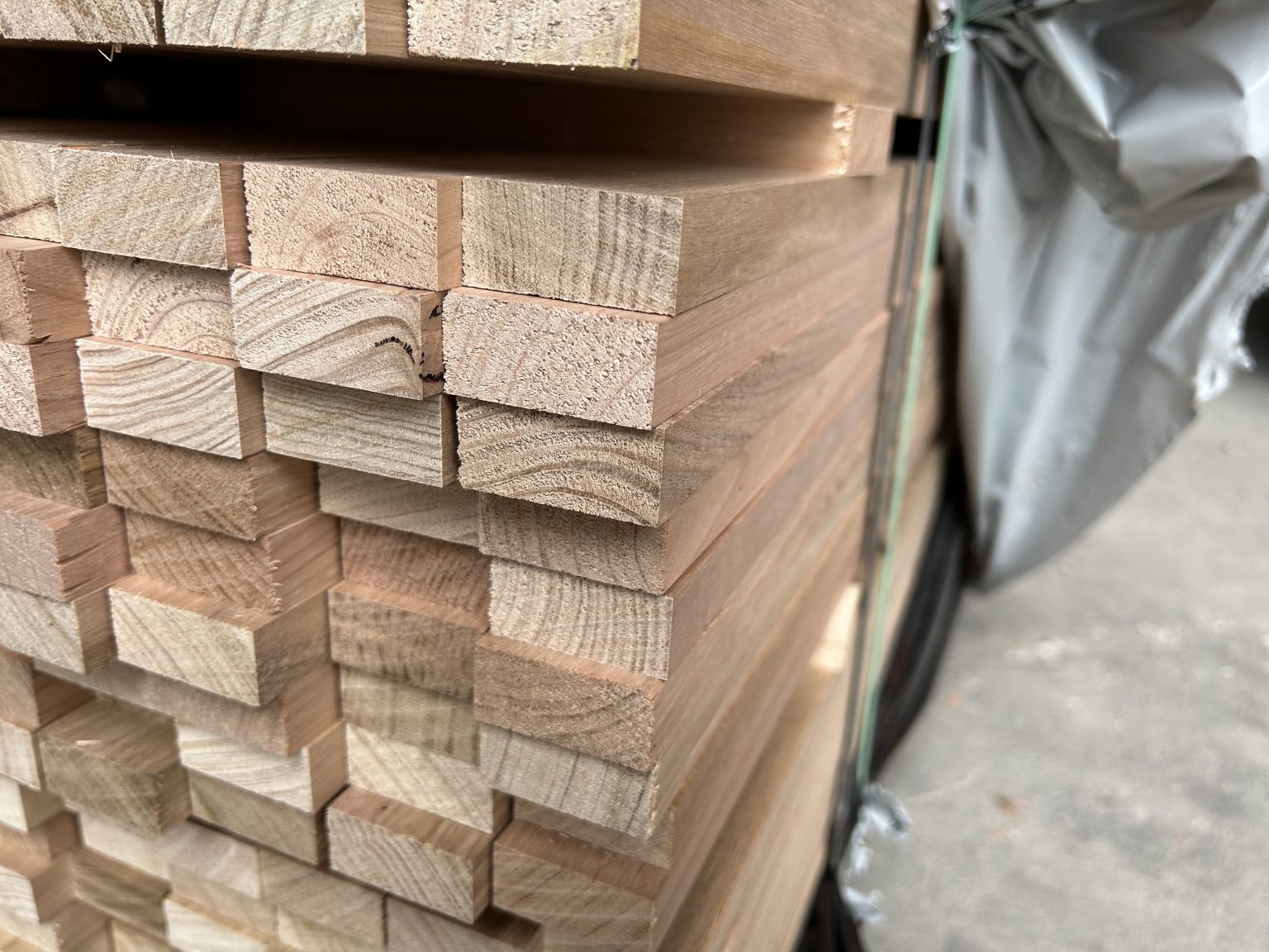 Tasmanian Oak Hardwood DAR 42x19mm Pickets I Got Wood